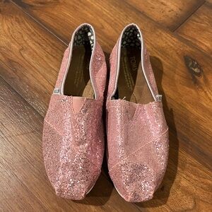 TOMS Pink Glitter  Slip On Shoes Flats Size W6.5 Canvas Classic Casual